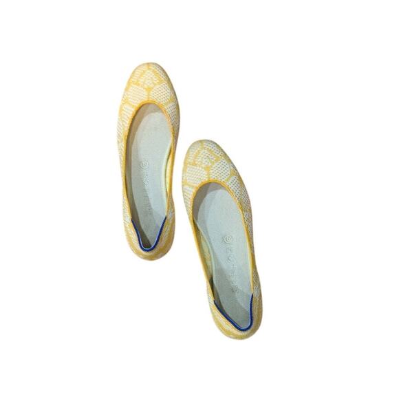 Rothy’s in yellow and white Daisy pattern Size 9 - Picture 5 of 9